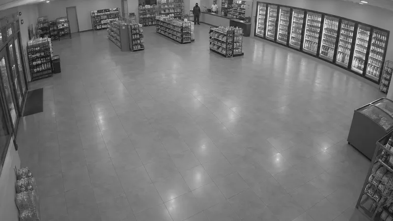 Tienda · cámara 17